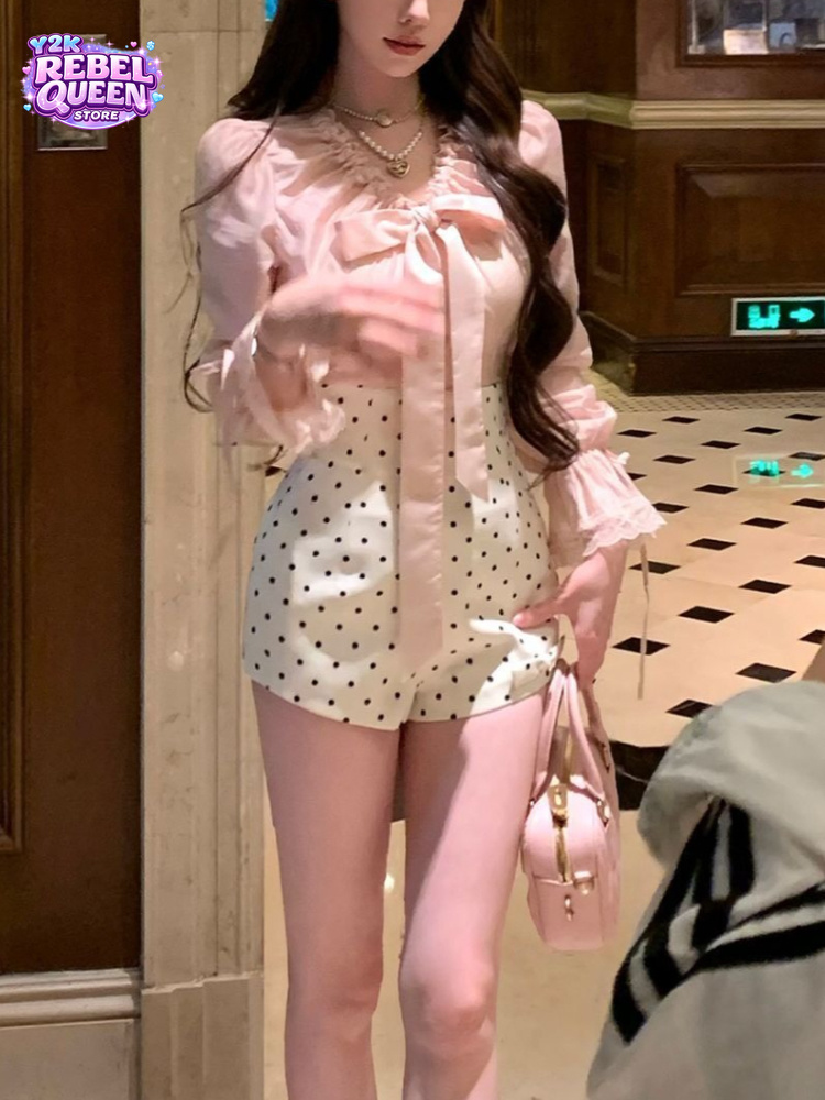 Elastic Lace Trim - コケットで甘い韓国風エレガントなツーピースセット、女性用レーストリムボウサテンブラウス、水玉模様ハイウエストショーツ、デイリーウェア、パーティーコーデ