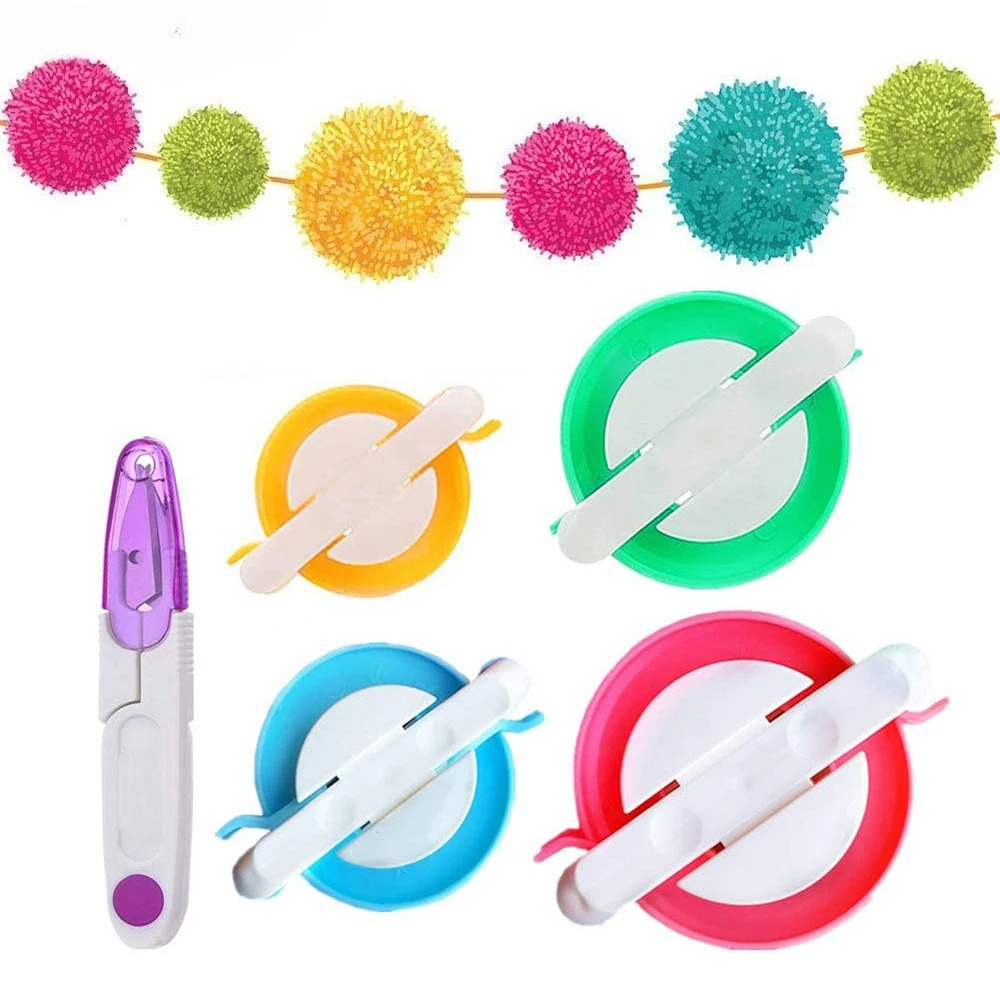 Pom Pom Maker Tool - 糸カッター付き4サイズポンポンメーカーキット - 編み物、かぎ針編み、子供/大人のプロジェクト用のDIYふわふわクラフトツール