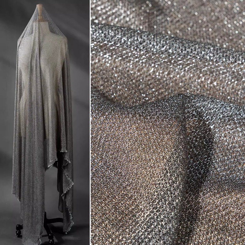 ライトグレーメタリック糸生地 4方向ストレッチ ソフトニット - Crystal Mesh Fabric のレビューと価格