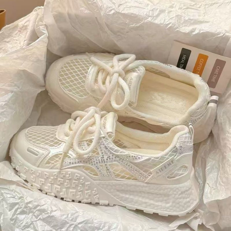 夏の女性用キラキラクリスタルメッシュ通気性スニーカー2026 - Crystal Mesh Fabric のレビューと価格