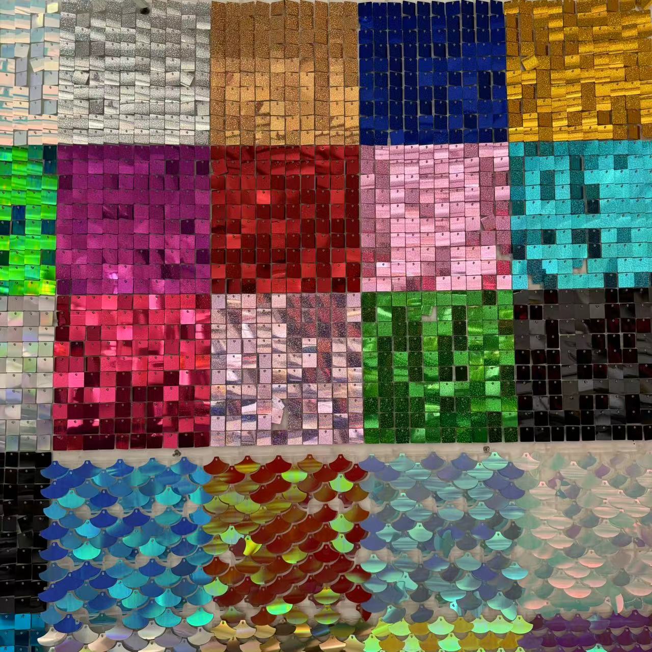 キラキラ光る壁背景パネル レーザーレッド スクエアスパンコー - Sequin Fabric Panel のレビューと価格